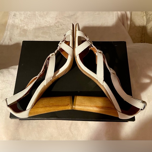 WHITE STRAPPY LEATHER SANDALS  HEELS — NEW — SIZE 8 - Picture 8 of 17